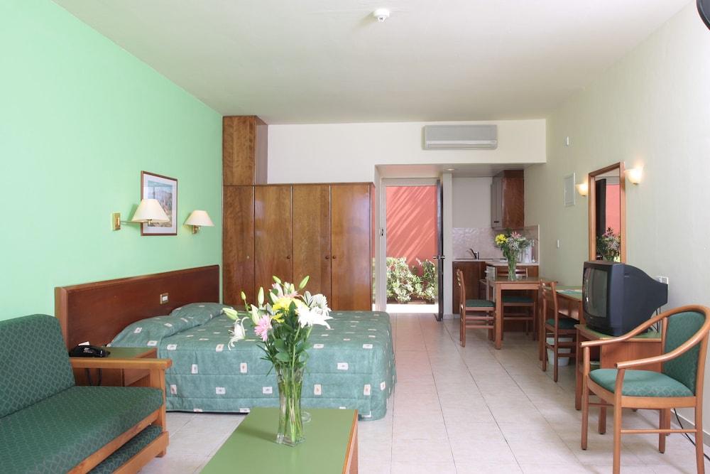 Hotel de apartamente Panas Village 4*